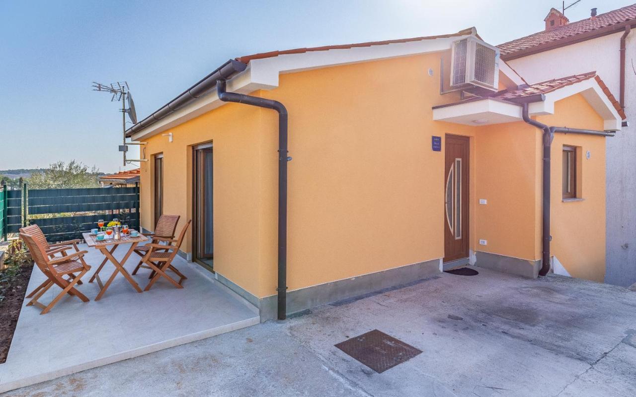 Apartment Blue Pula, New, Family Friendly, Comfortable, Free Parking And Wifi المظهر الخارجي الصورة